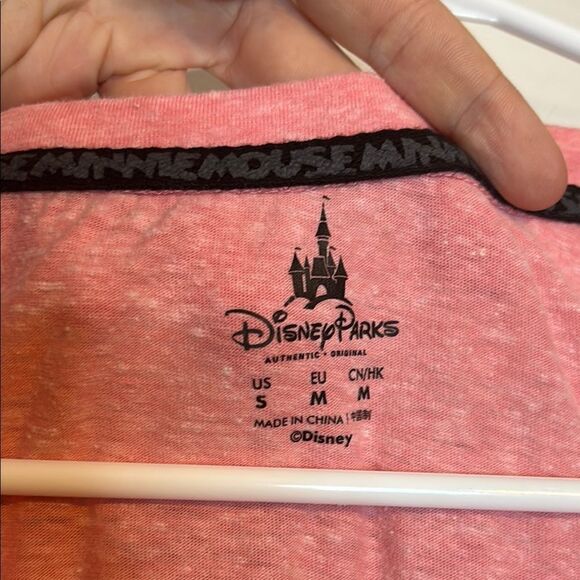 Disney Parks Women’s Coral Pink Classic Style Minnie Mouse T-Shirt Size Small - Picture 3 of 4